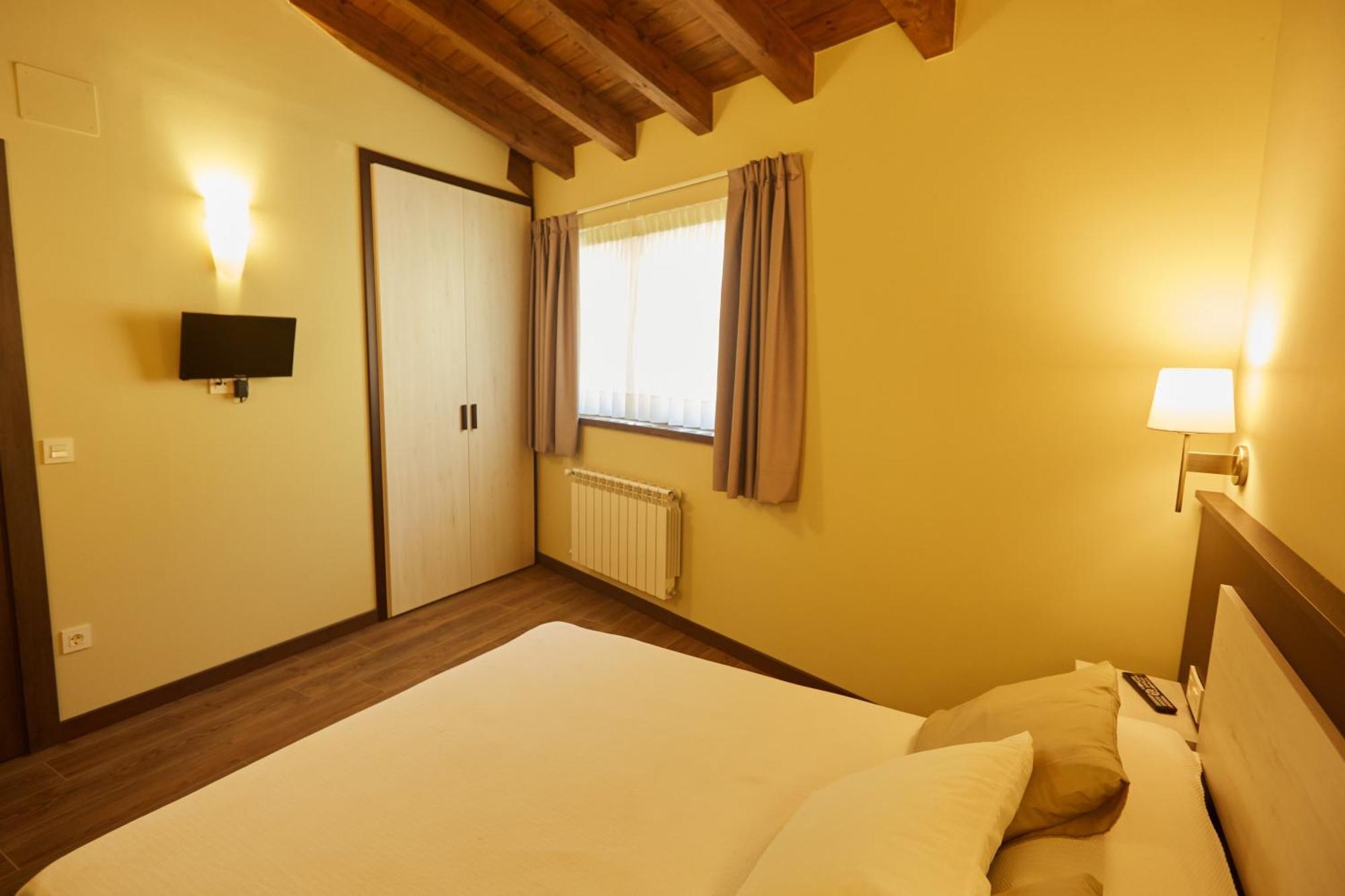 Apartamentos Rurales Casa La Piedra Collía Eksteriør bilde