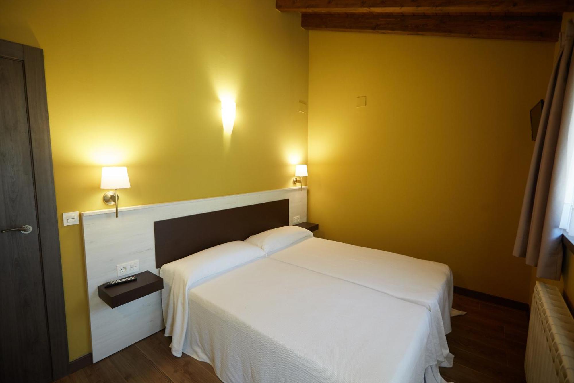 Apartamentos Rurales Casa La Piedra Collía Eksteriør bilde