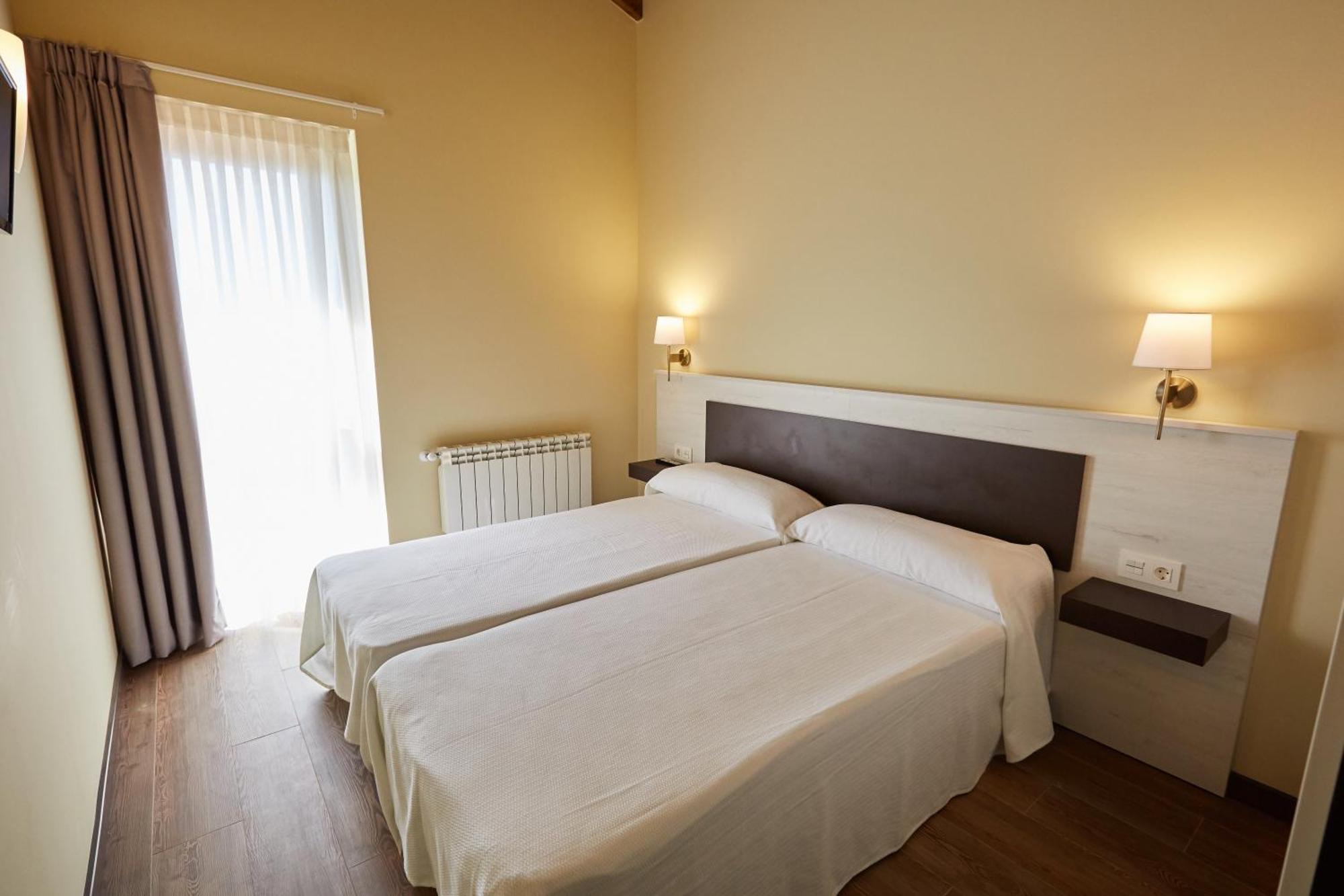 Apartamentos Rurales Casa La Piedra Collía Eksteriør bilde