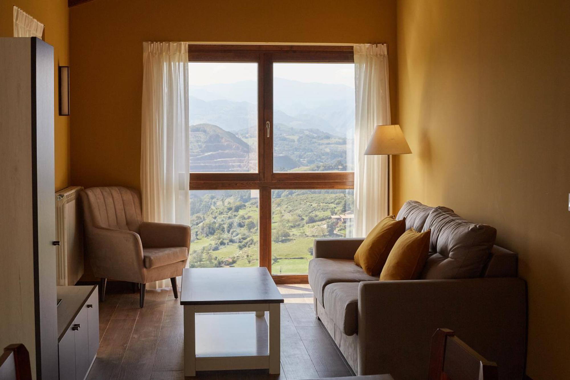 Apartamentos Rurales Casa La Piedra Collía Eksteriør bilde