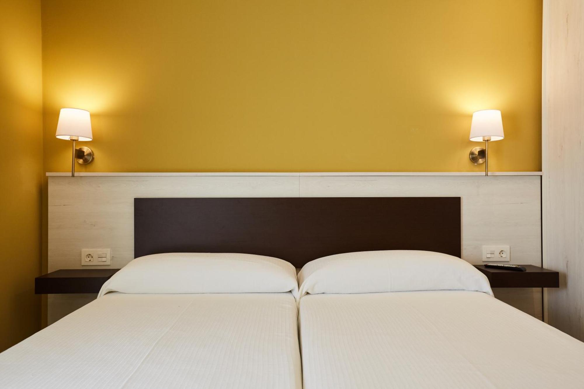 Apartamentos Rurales Casa La Piedra Collía Eksteriør bilde
